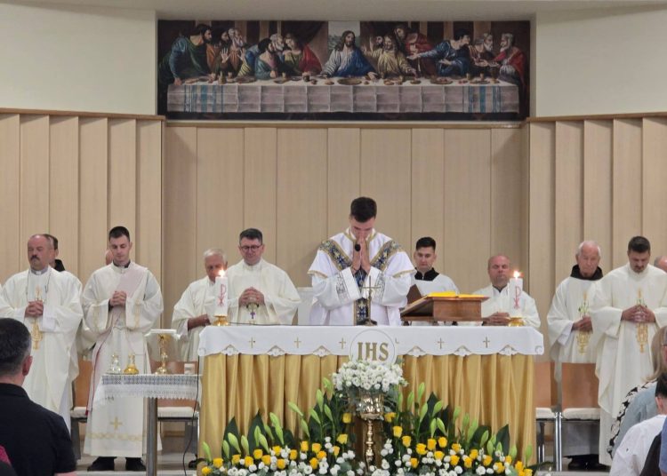 Mlada misa don Frane Josipa Bešlića u Posušju