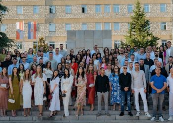 Bivši maturanti donirali sredstva Crvenom križu Grude