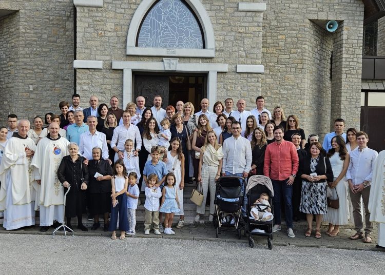 Foto: Facebook Fra Mario Knezović