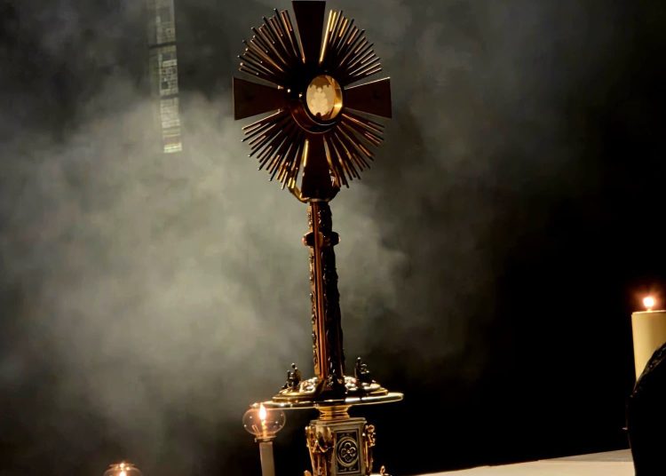 Široki Brijeg: Održano cjelonoćno klanjanje Presvetom Oltarskom Sakramentu