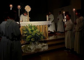 Široki Brijeg: Održano cjelonoćno klanjanje Presvetom Oltarskom Sakramentu