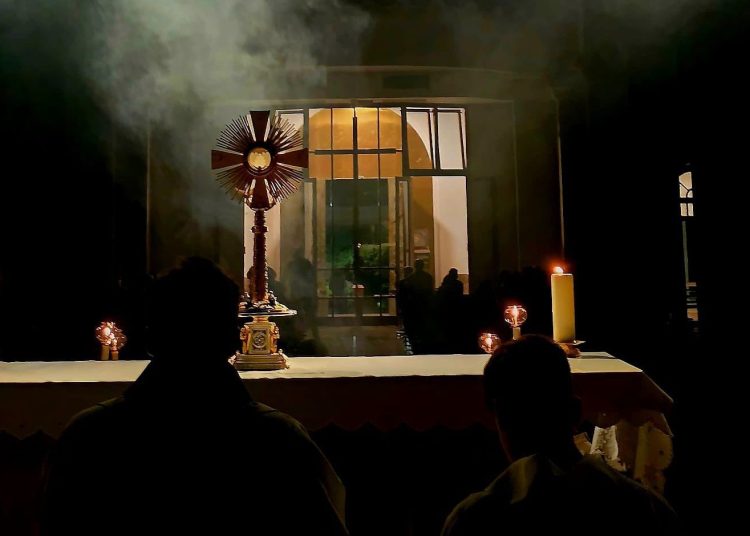 Široki Brijeg: Održano cjelonoćno klanjanje Presvetom Oltarskom Sakramentu