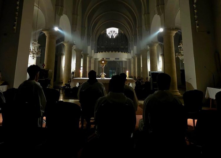 Široki Brijeg: Održano cjelonoćno klanjanje Presvetom Oltarskom Sakramentu