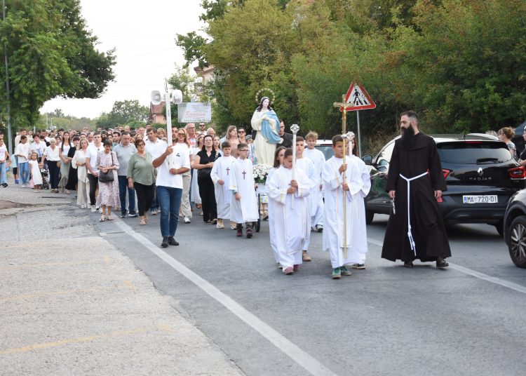 Procesija u Čitluku na uočnicu Velike Gospe: Zahvala Mariji i počast braniteljima