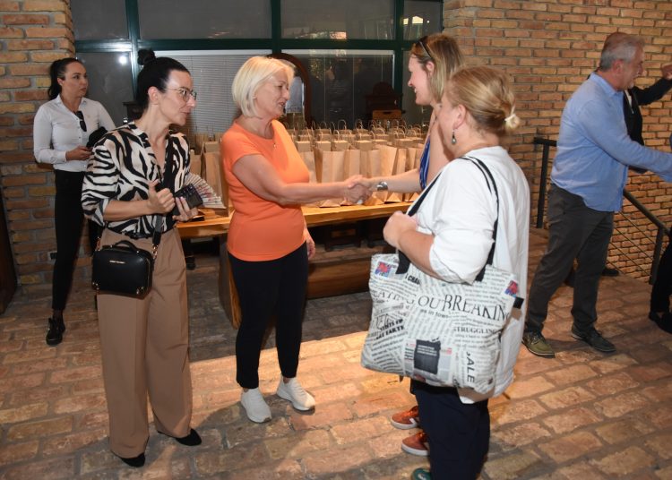 Diplomatska berba u Međugorju: Veleposlanici i domaćini zajedno u vinogradima Hercegovine