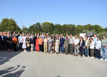 Diplomatska berba u Međugorju: Veleposlanici i domaćini zajedno u vinogradima Hercegovine