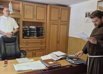 Primopredaja župe Drinovci: Fra Augustin Čordaš novi župnik, fra Marinko Šakota župni vikar