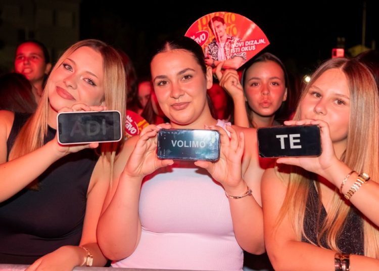 Adi Šoše održao koncert karijere u svom rodnom gradu