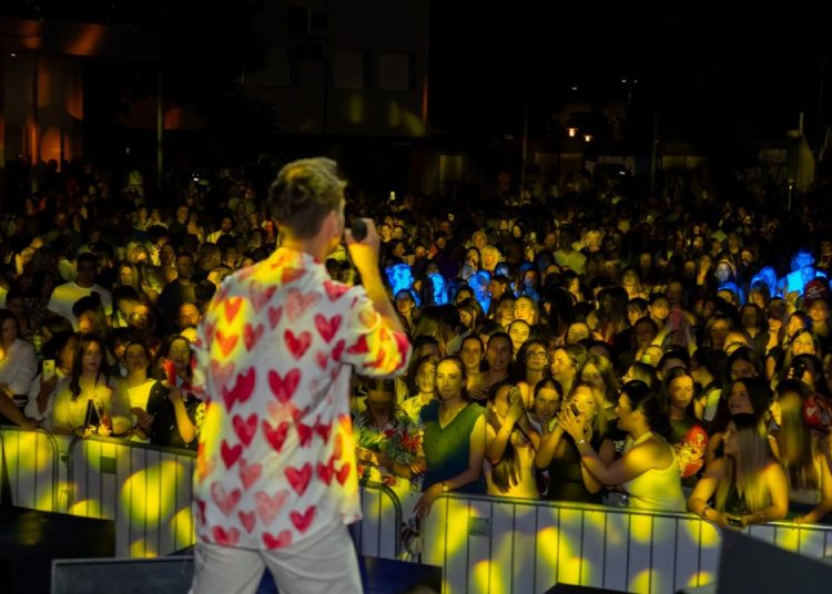 Adi Šoše održao koncert karijere u svom rodnom gradu