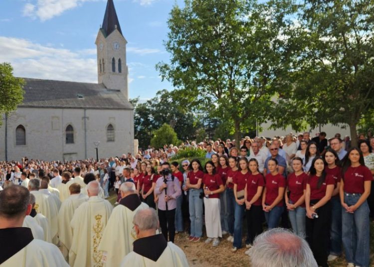 Blagoslovljena nova crkva u Posušju, okupilo se više od 6.000 vjernika
