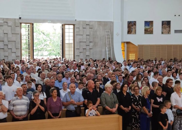 Blagoslovljena nova crkva u Posušju, okupilo se više od 6.000 vjernika