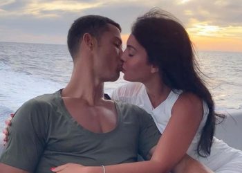 Cristiano Ronaldo se ženi! Georgina pokazala prsten