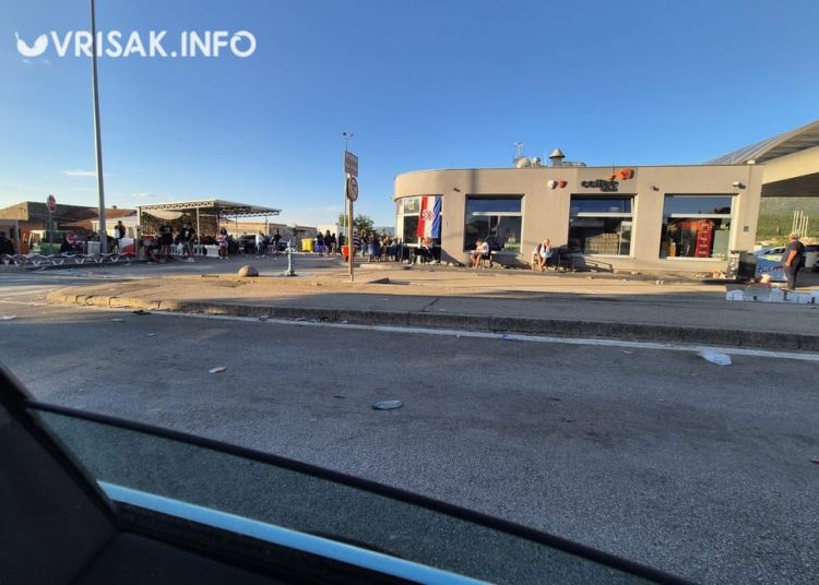 Širokobriježani u kolonama nakon Sinja: “Krenuli sinoć kući u 23 sata”