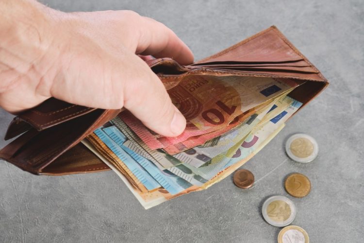 Hrvatska: Povišice plaća u javnom sektoru za 250 tisuća radnika