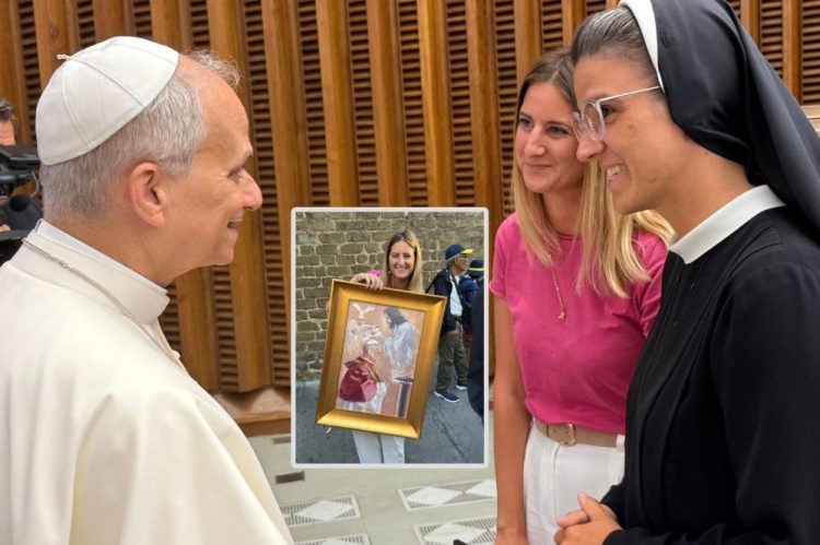 Hrvatska umjetnica Eva Vukina darovala Papi Lavu XIV. sliku „Habemus Papam“