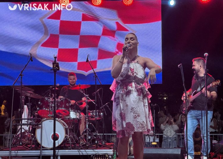 Antonietta i Slavonia Band raspjevali i rasplesali Široki Brijeg na Veliku Gospu