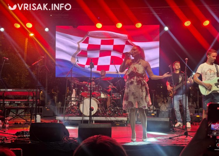 Antonietta i Slavonia Band raspjevali i rasplesali Široki Brijeg na Veliku Gospu