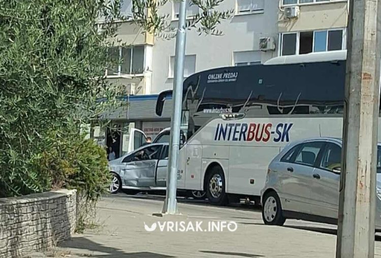 Ljubuški: Sudar autobusa i osobnog automobila kod Hotela Bigeste