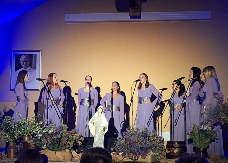 13 klapa, jedno srce: Humanitarni koncert “Klape na kršu” u Međugorju