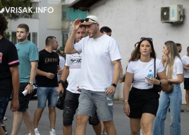 (VIDEO) Pogledajte atmosferu ispred stadiona u Mostaru pred utakmicu Zrinjskog