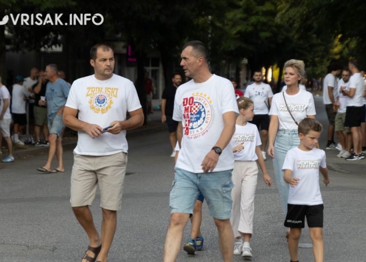 (VIDEO) Pogledajte atmosferu ispred stadiona u Mostaru pred utakmicu Zrinjskog