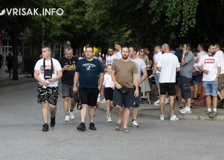 (VIDEO) Pogledajte atmosferu ispred stadiona u Mostaru pred utakmicu Zrinjskog