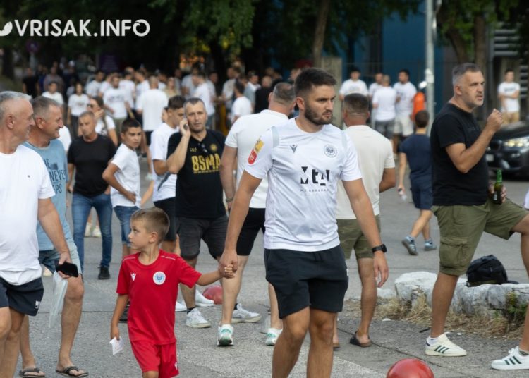 (VIDEO) Pogledajte atmosferu ispred stadiona u Mostaru pred utakmicu Zrinjskog