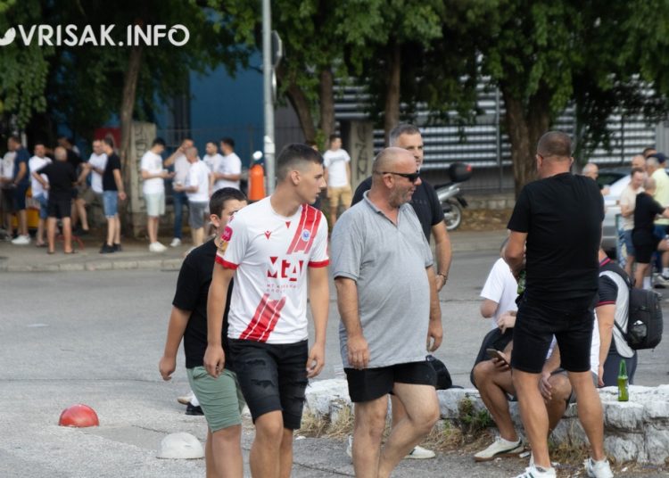 (VIDEO) Pogledajte atmosferu ispred stadiona u Mostaru pred utakmicu Zrinjskog