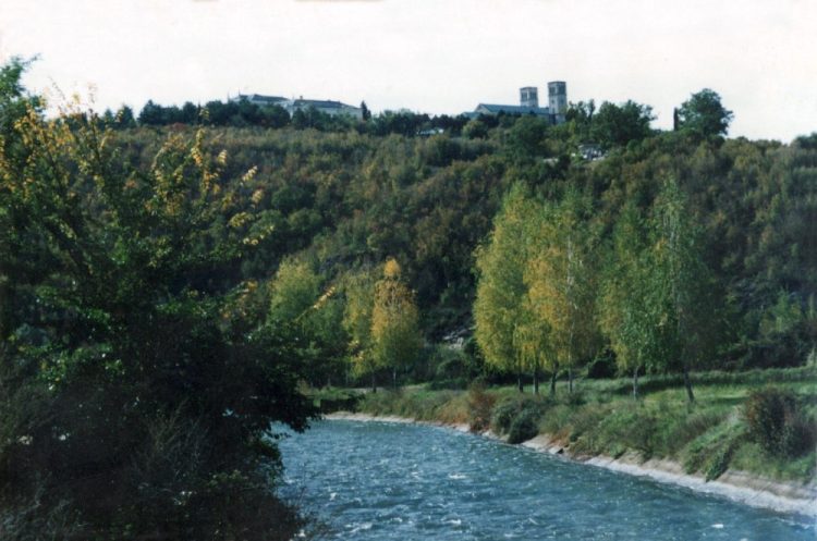 Iz prošlosti Širokog Brijega: Pogled sa Zorićevine na crkvu i gimnaziju