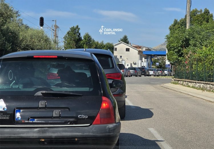 Kilometarske kolone na granici kod Čapljine, a BIHAMK izvještava drugačije