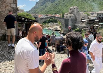 Mostar pun turista, koliko ih točno ima nitko ne zna