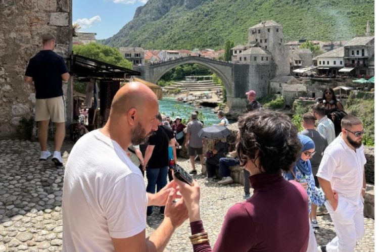 Mostar pun turista, koliko ih točno ima nitko ne zna