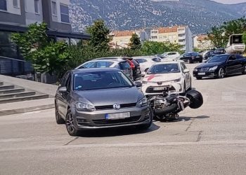 Mostar: Sudar osobnog vozila i motocikla na Dubrovačkoj ulici