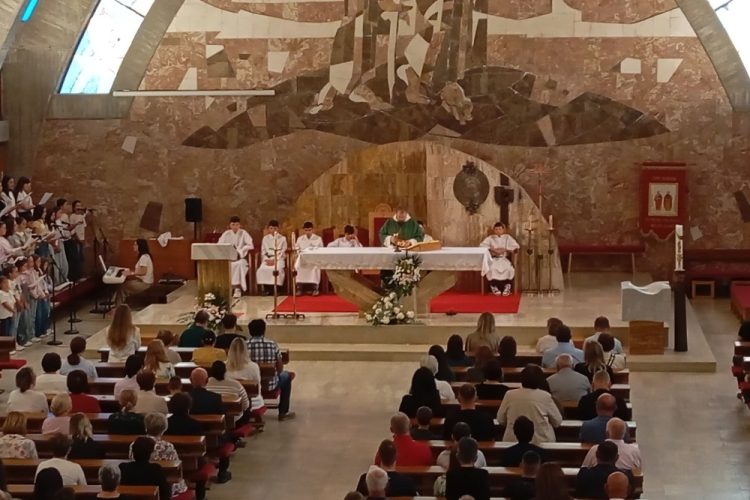 Novi fratri stigli u župu Kočerin: Vjernici im poželjeli srdačnu dobrodošlicu
