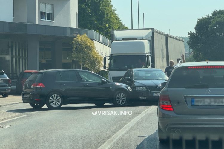 Širokom Brijegu: Prometna nezgoda u Klancu, nastale gužve u prometu