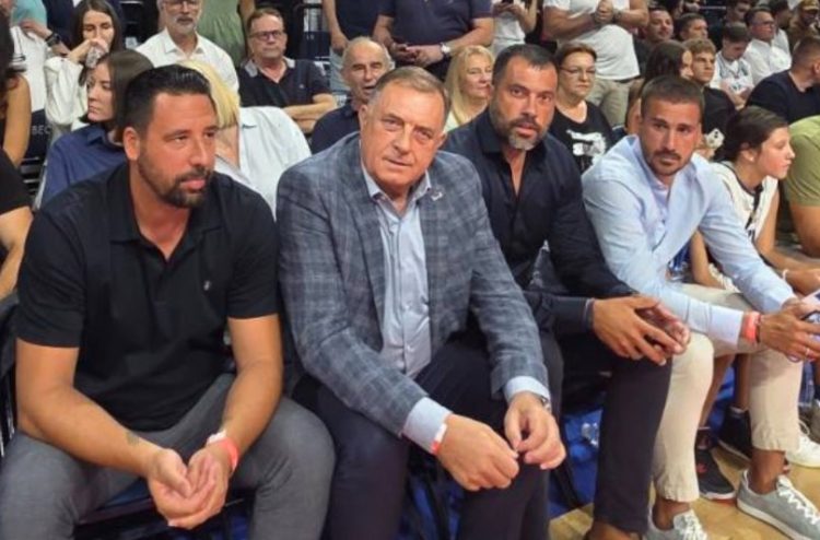 Publika na košarkaškoj utakmici u Beogradu izviždala Milorada Dodika