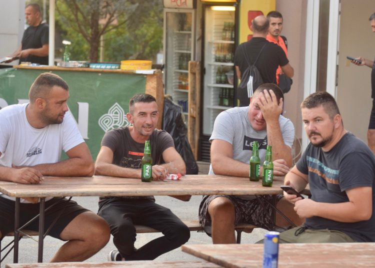 Široki Brijeg: Šest utakmica, harmonika i golijade pod reflektorima Trna