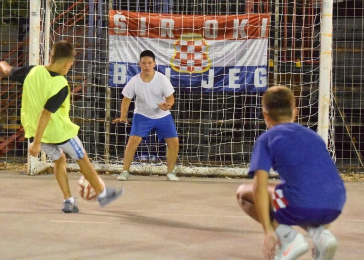 Široki Brijeg: Spektakl pod reflektorima Trna okončan velikim finalom i feštom