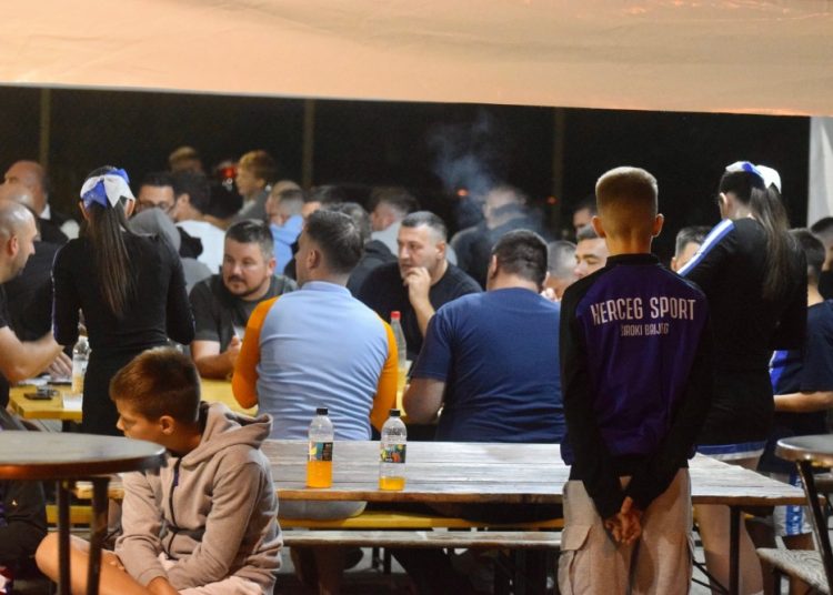 Široki Brijeg: Spektakl pod reflektorima Trna okončan velikim finalom i feštom