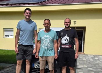 Širokobriježani pokazali humanost: Mokrani uručili donaciju za ‘Majčino selo’