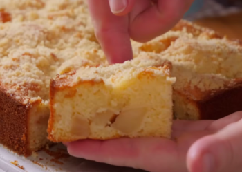 Sočni kolač s jabukama gotov za 5 minuta