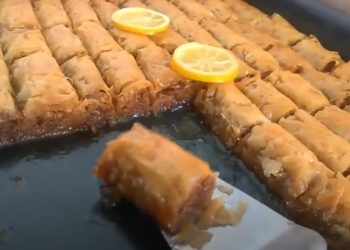 Motana baklava s orasima, desert koji osvaja na prvi zalogaj