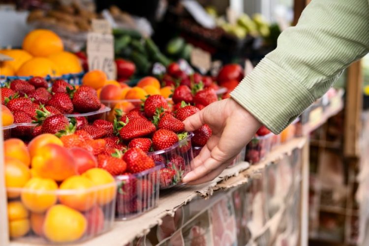 Voće nikad skuplje – cijena kilograma grožđa u 6 godina veća za 12,50, jagoda za 7 KM