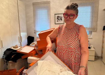 Ženi iz BiH ukradene 38 Hermès torbi i Rolex satovi