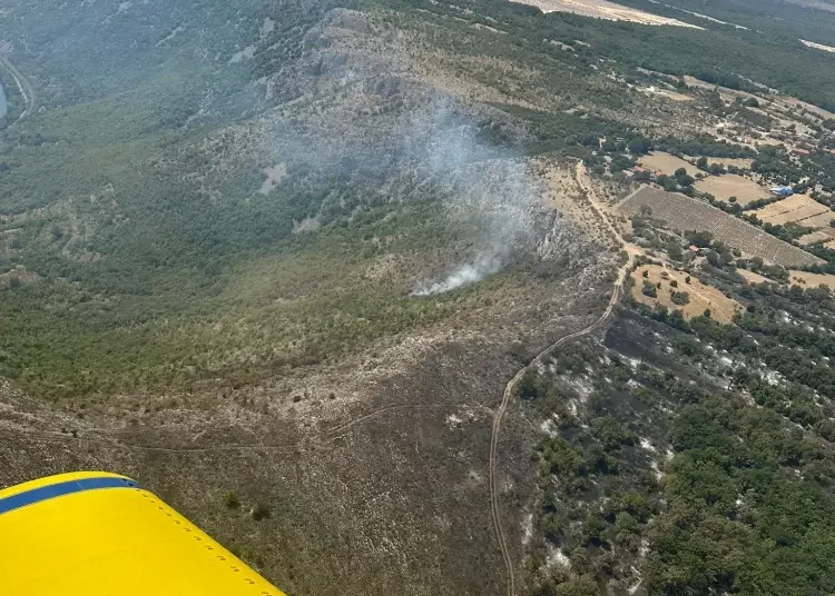 Pakleni požar kod Mostara: Avion ispustio 50.000 litara vode, sudjelovalo 40 vatrogasaca