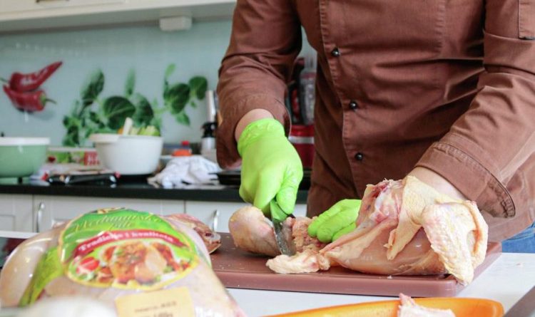 Evo kako jednostavno otkoštiti piletinu po savjetima chefa