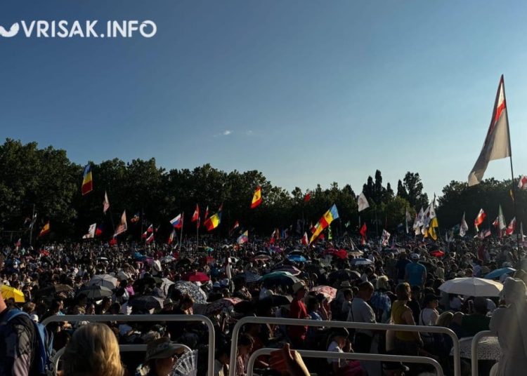 Medugorje: Tisuće vjernika se okupilo na prvoj večeri Mladifesta