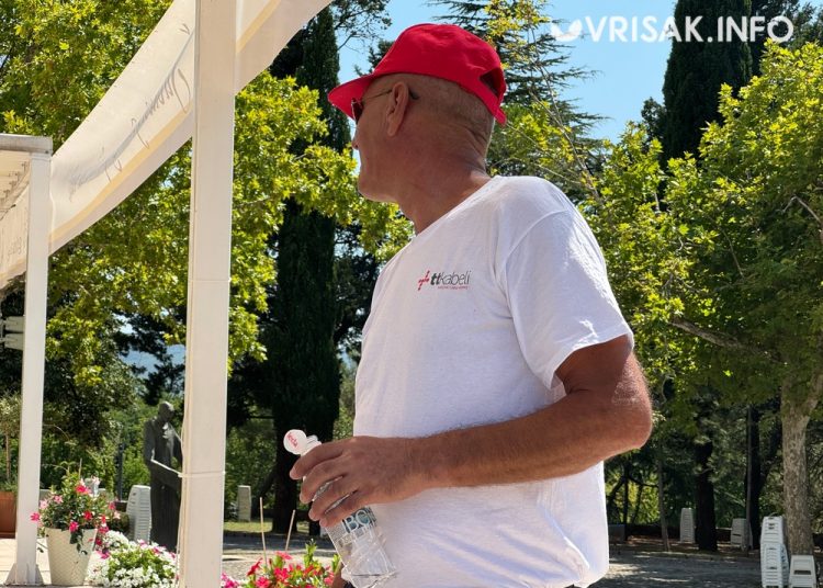 Široki Brijeg: 28 hodočasnika iz Uzarića pješice 113 km do Gospe Sinjske