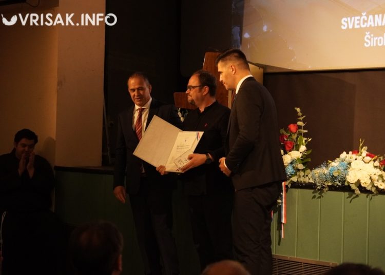 Široki Brijeg: Održana svečana sjednica GV na kojoj su uručena javna priznanja