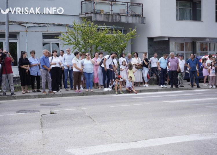 Široki Brijeg: Mnoštvo vjernika na procesiji i Uočnici Velike Gospe